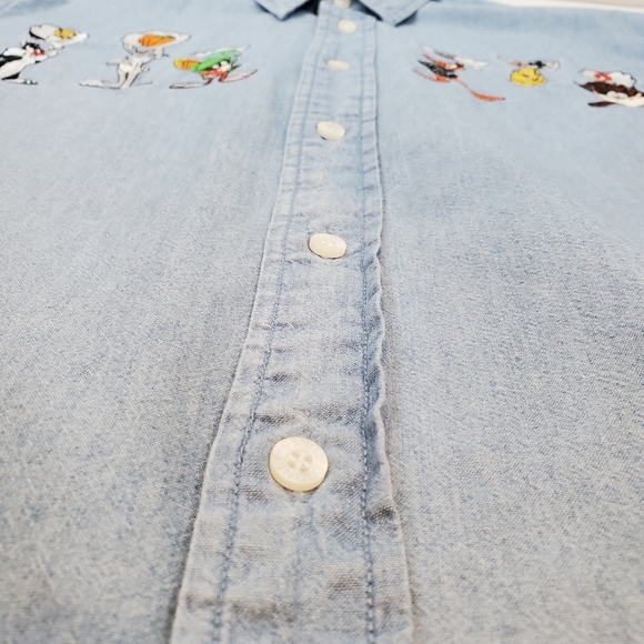 VTG Warner Brothers Bugs Bunny Tasmanian Devil Tweety Chambray Button Up Shirt - Picture 11 of 13